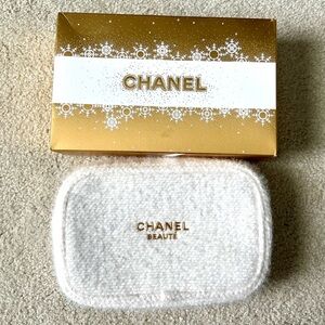 Chanel 2024 white holiday pouch with box